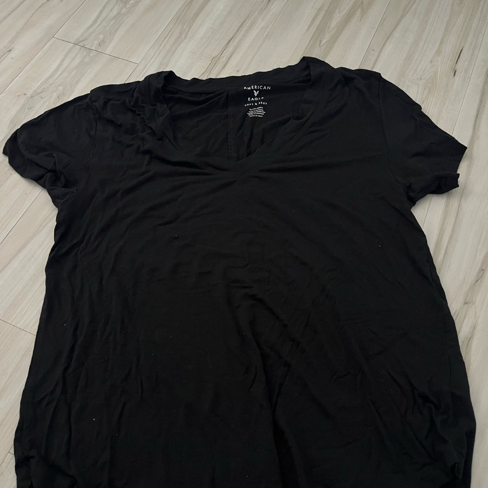 American Eagle Outfitters Women's Black V-Neck Tee